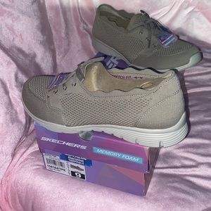 Skechers Washable Knit Slip On Shoes Seager In a Knit Taupe | Size 9 | NIB